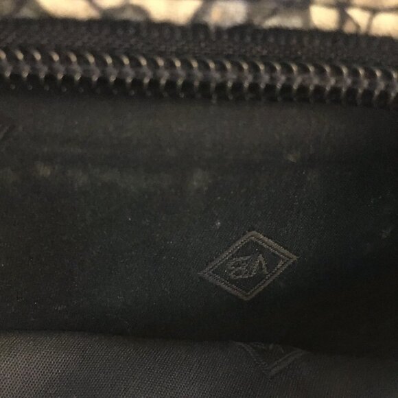 VERA BRADLEY Dark Light Blue Beige Paisley Turn Lock Zippered Clutch Wallet - Picture 9 of 9